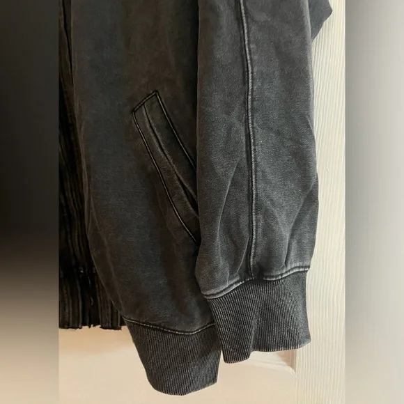 Bluevelvet/Women’s NWT Charcoal Zip Up Jacket Size S - Picture 6 of 12